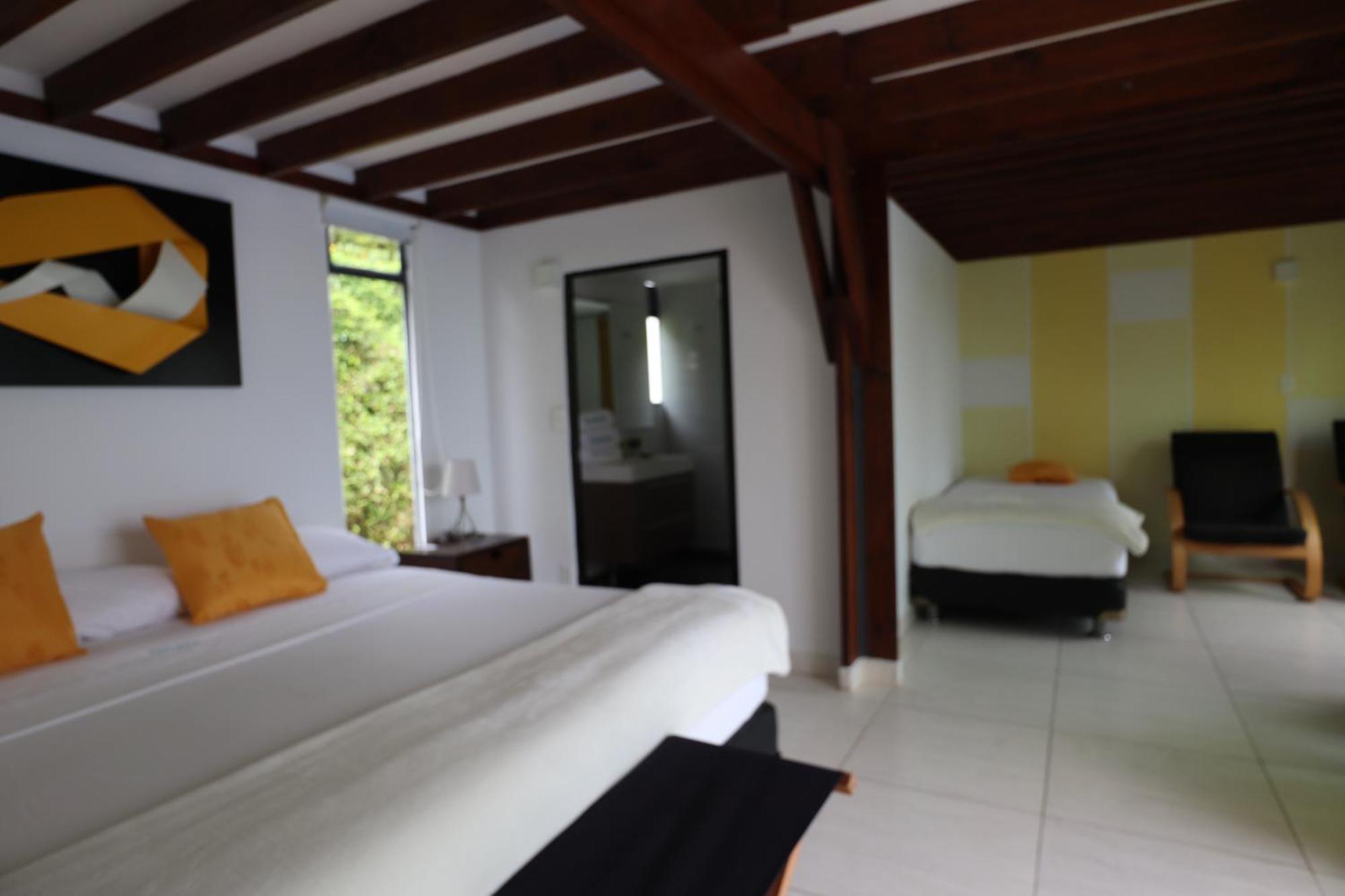 Hotel Syvanna Wellness And Spa Cerritos Екстер'єр фото