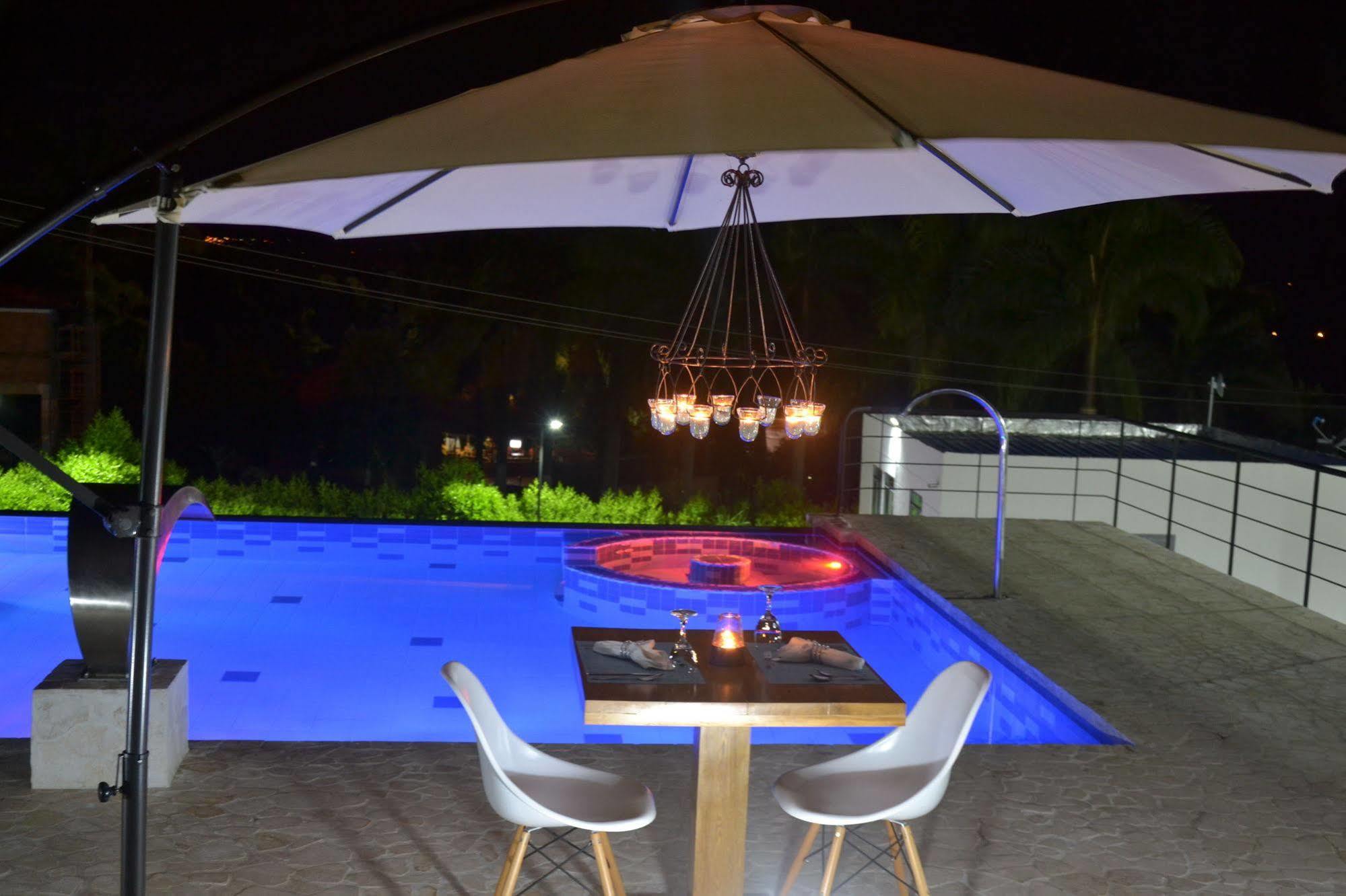 Hotel Syvanna Wellness And Spa Cerritos Екстер'єр фото
